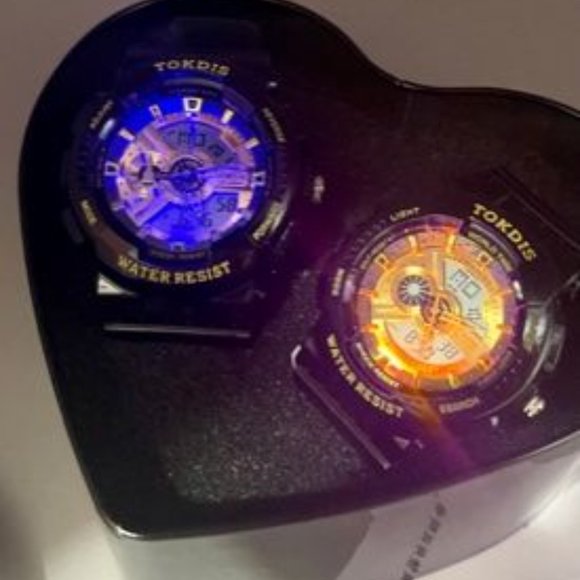 TWO New Watches  FREE Heart Shape DISPLAY CASE - Picture 16 of 16
